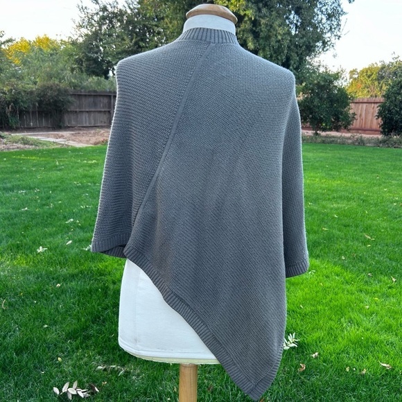 Lululemon On The Go Poncho One Size Sweater Knit Silk Modal Sage Green Ribbed - Picture 3 of 9